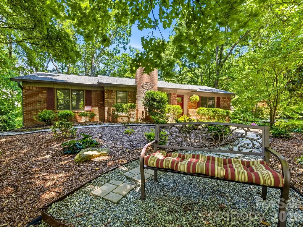 518 Starmount Lane Hendersonville NC 28791