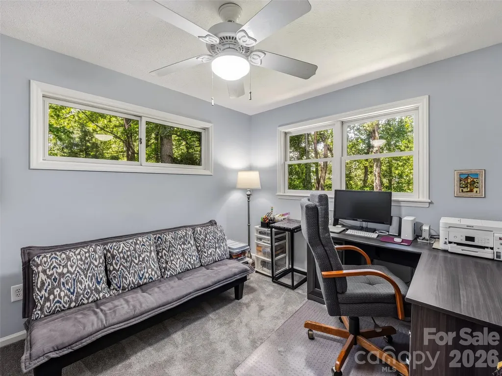 518 Starmount Lane Hendersonville NC 28791