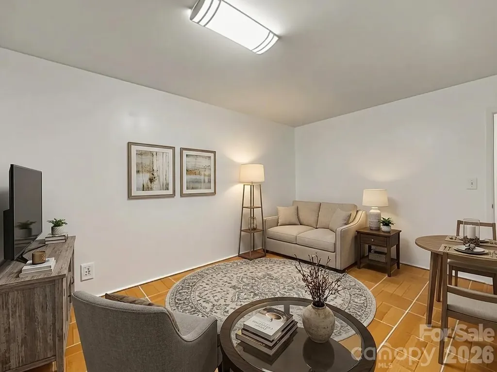 518 Starmount Lane Hendersonville NC 28791