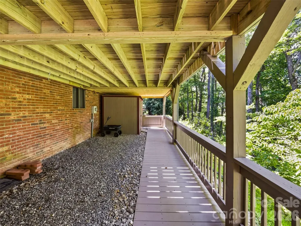 518 Starmount Lane Hendersonville NC 28791