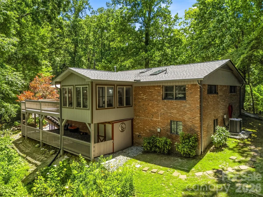 518 Starmount Lane Hendersonville NC 28791