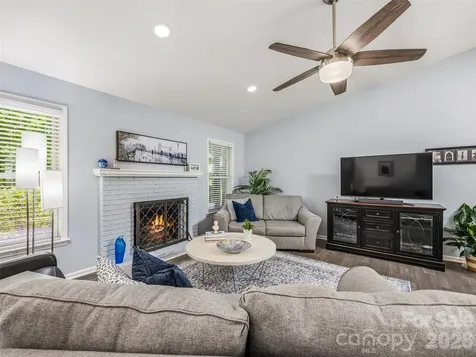 518 Starmount Lane Hendersonville NC 28791