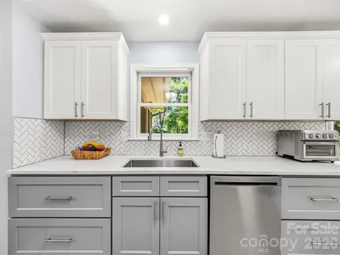 518 Starmount Lane Hendersonville NC 28791