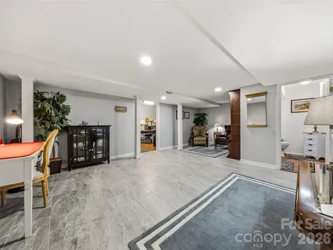 518 Starmount Lane Hendersonville NC 28791