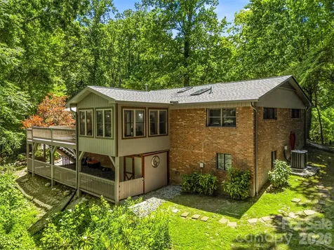 518 Starmount Lane Hendersonville NC 28791