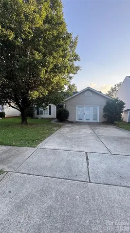 4913 Hopewood Lane Charlotte NC 28216
