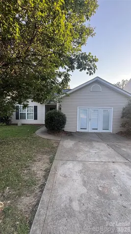 4913 Hopewood Lane Charlotte NC 28216