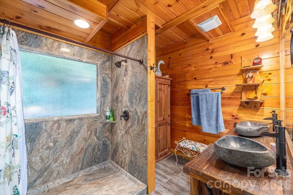 30 Rhododendron Drive Waynesville NC 28786