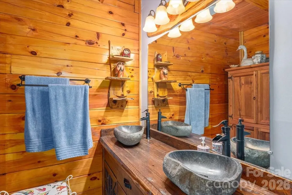 30 Rhododendron Drive Waynesville NC 28786
