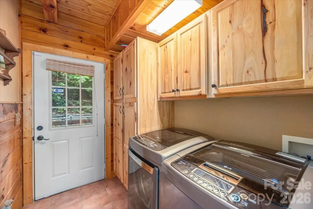 30 Rhododendron Drive Waynesville NC 28786