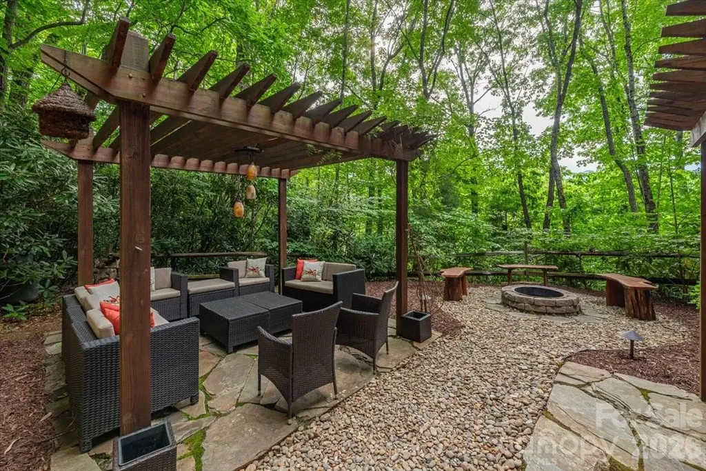 30 Rhododendron Drive Waynesville NC 28786