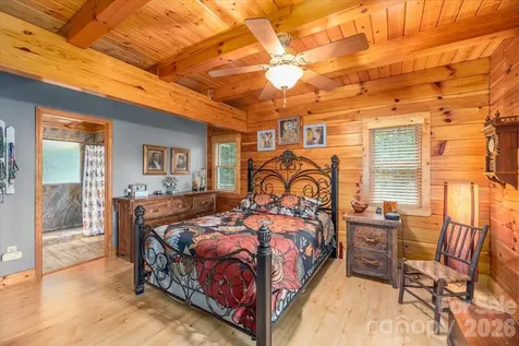 30 Rhododendron Drive Waynesville NC 28786
