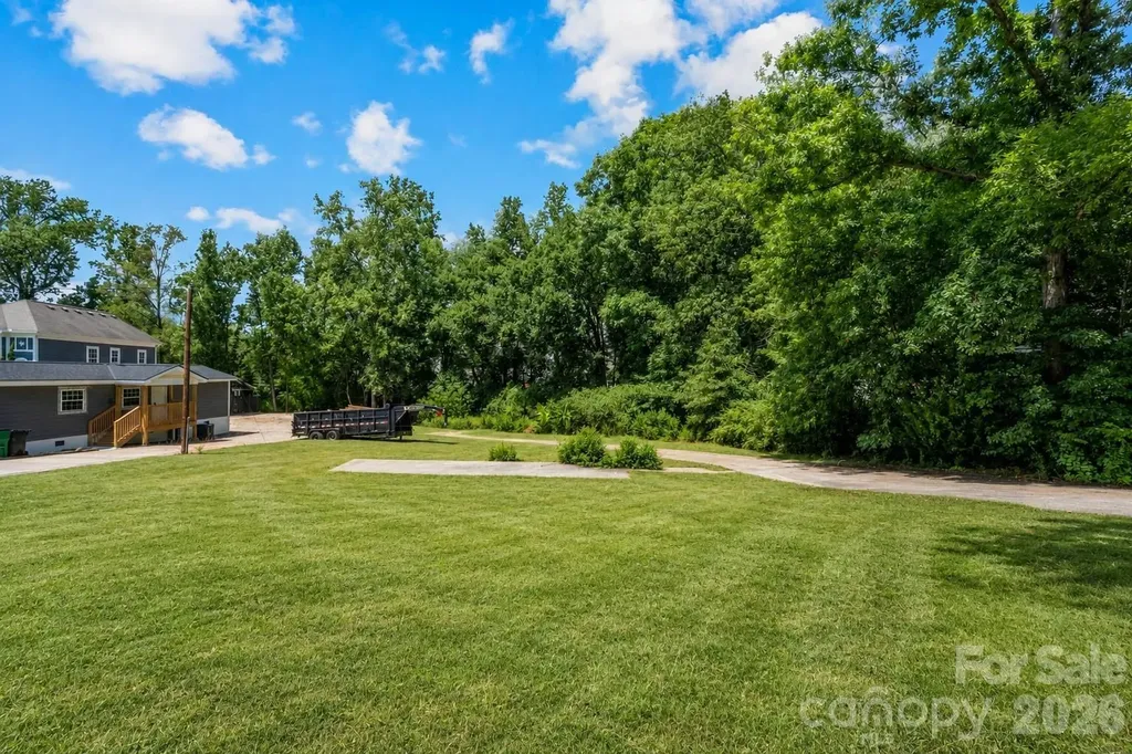 5008 Victoria Avenue Charlotte NC 28269