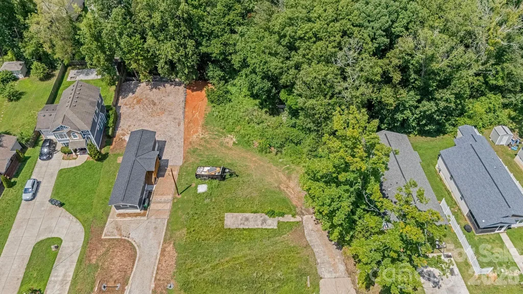 5008 Victoria Avenue Charlotte NC 28269