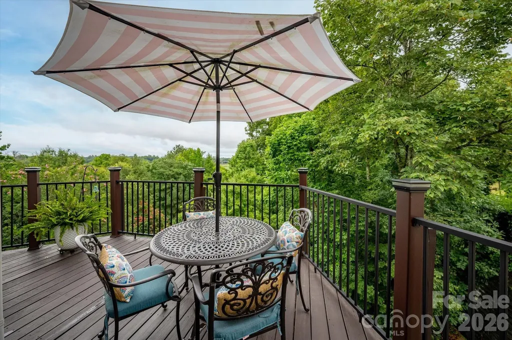 6812 Linkside Court Charlotte NC 28277