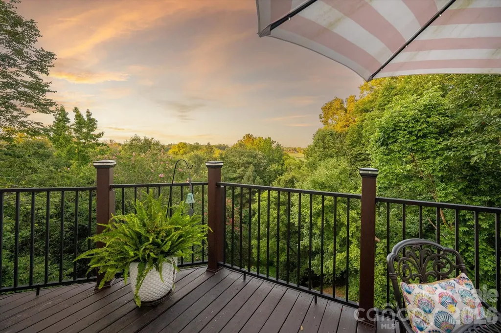 6812 Linkside Court Charlotte NC 28277