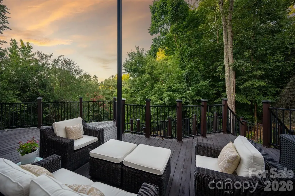 6812 Linkside Court Charlotte NC 28277