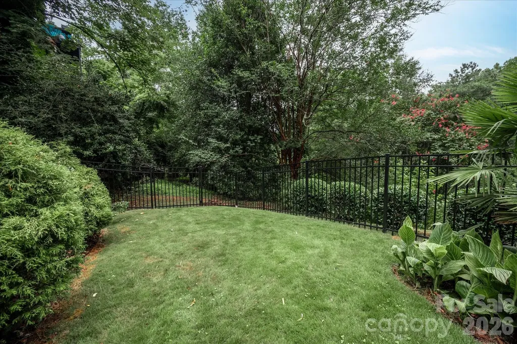 6812 Linkside Court Charlotte NC 28277