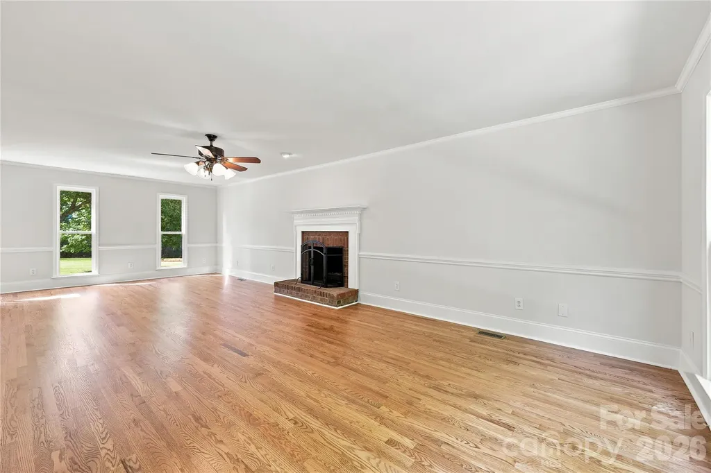 122 W Tattersall Drive Statesville NC 28677