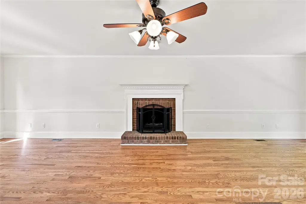 122 W Tattersall Drive Statesville NC 28677
