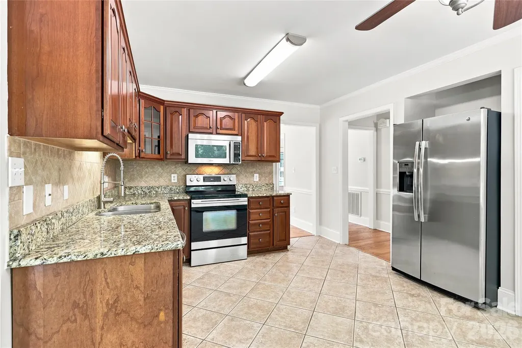 122 W Tattersall Drive Statesville NC 28677