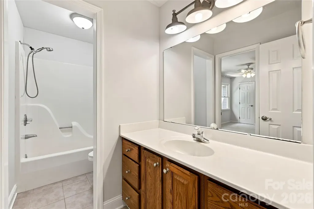 122 W Tattersall Drive Statesville NC 28677