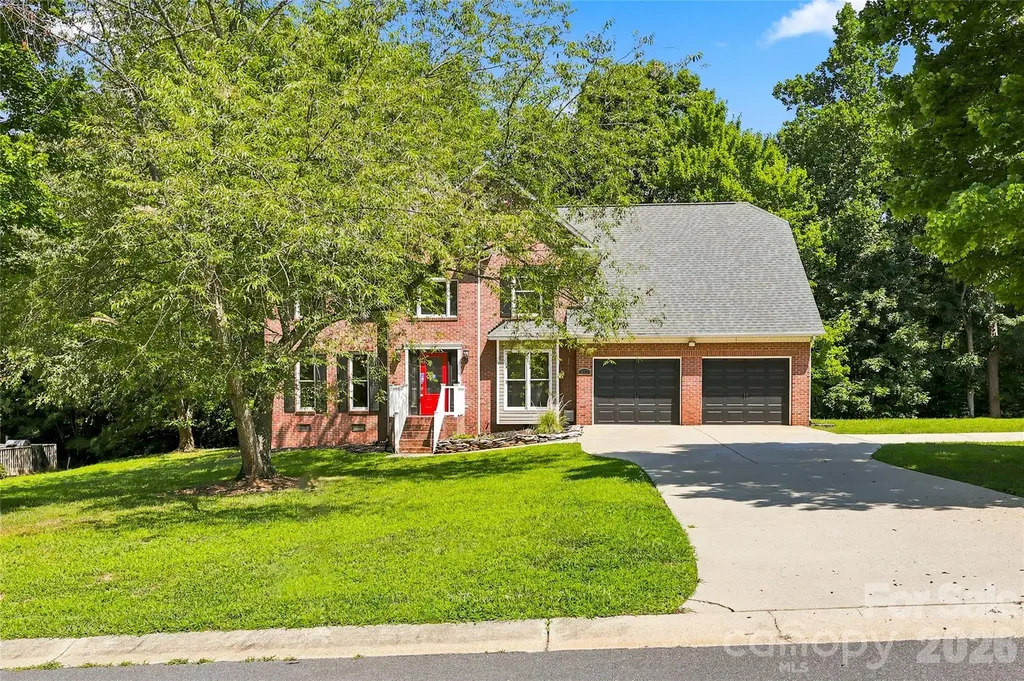 122 W Tattersall Drive Statesville NC 28677