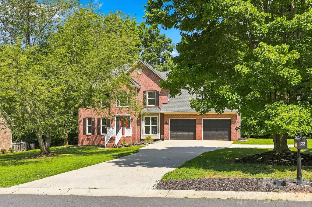 122 W Tattersall Drive Statesville NC 28677
