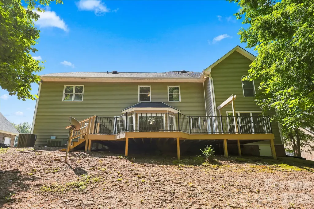 122 W Tattersall Drive Statesville NC 28677