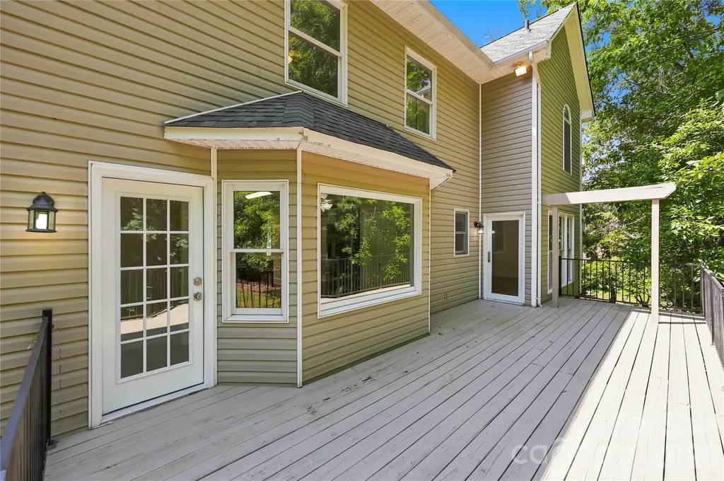 122 W Tattersall Drive Statesville NC 28677
