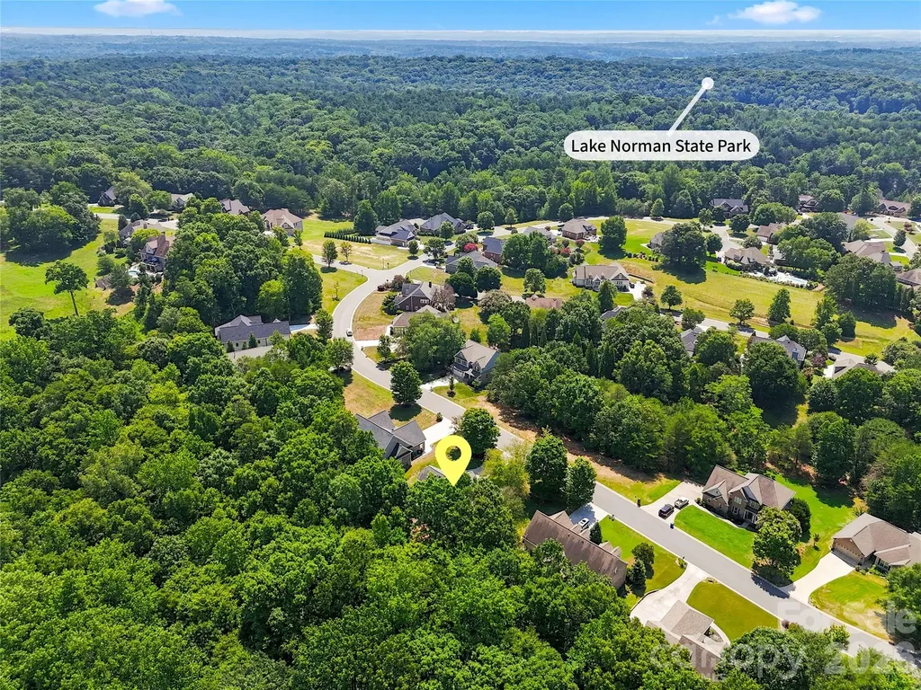 122 W Tattersall Drive Statesville NC 28677
