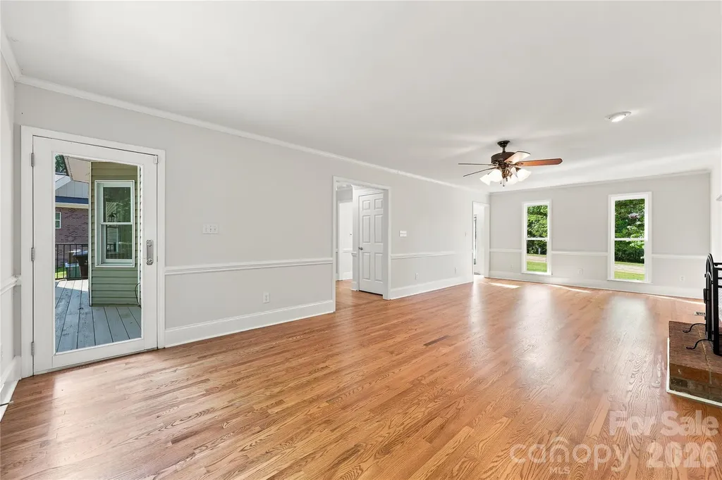 122 W Tattersall Drive Statesville NC 28677