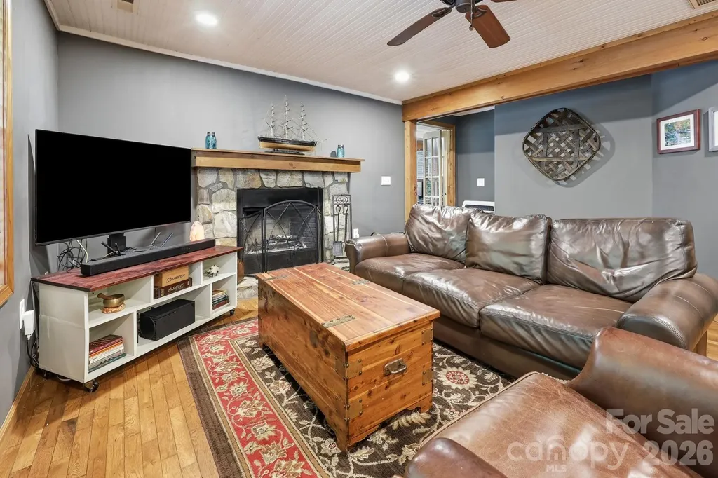 98 Secluded Cove Waynesville NC 28785