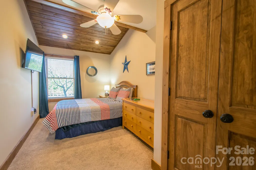 43 Evan Tyler Lane Horse Shoe NC 28742