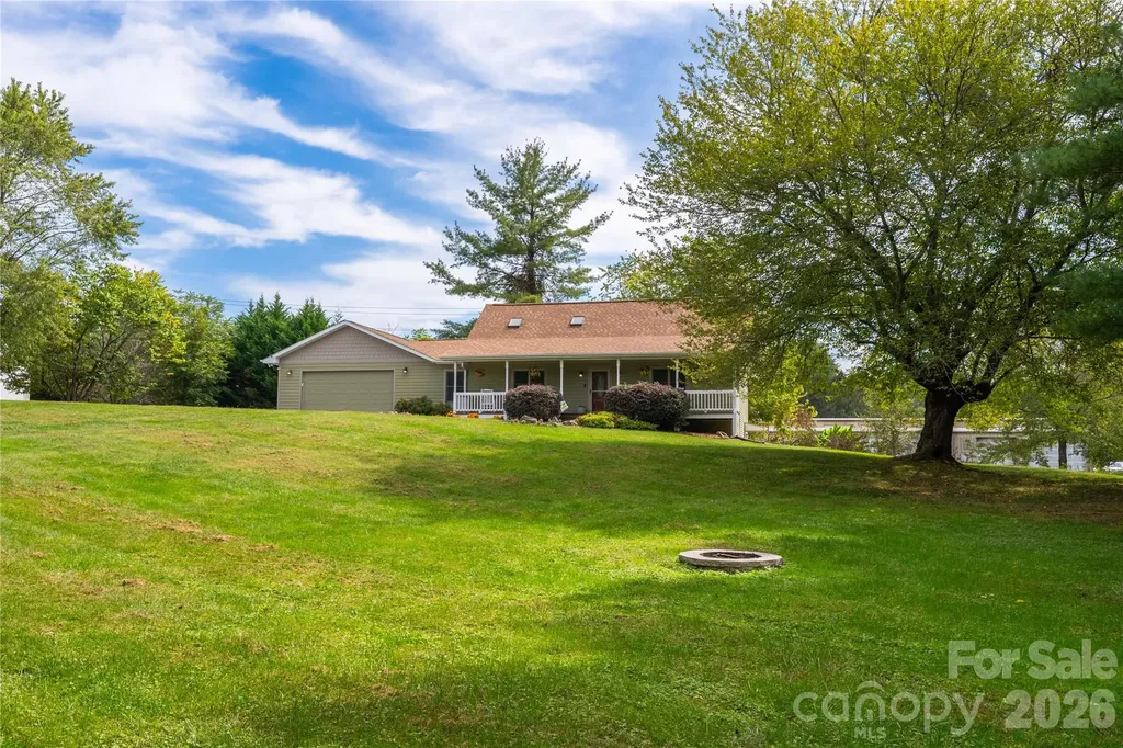 43 Evan Tyler Lane Horse Shoe NC 28742