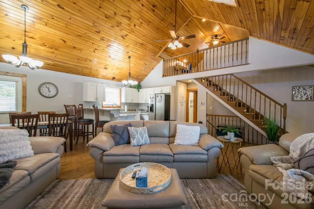 43 Evan Tyler Lane Horse Shoe NC 28742