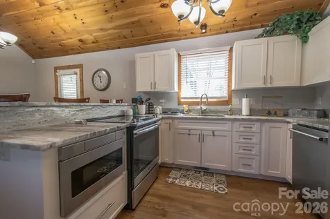 43 Evan Tyler Lane Horse Shoe NC 28742