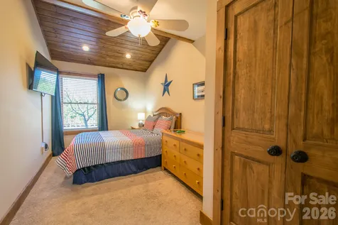 43 Evan Tyler Lane Horse Shoe NC 28742