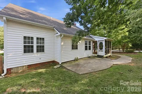 2430 Saguaro Lane Kannapolis NC 28083