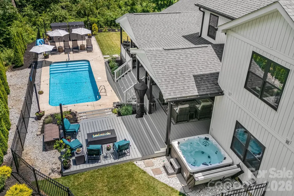 67 Apple Meadow Court Hendersonville NC 28739