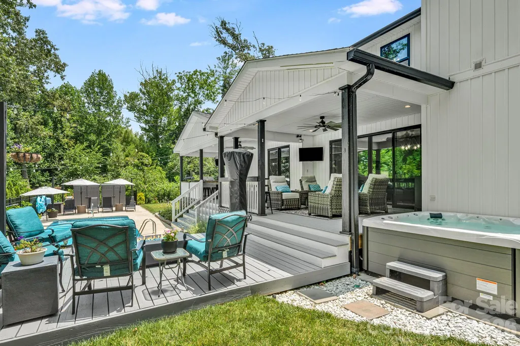 67 Apple Meadow Court Hendersonville NC 28739