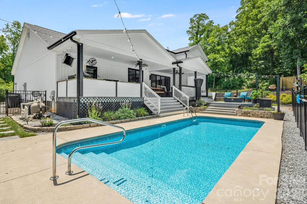 67 Apple Meadow Court Hendersonville NC 28739