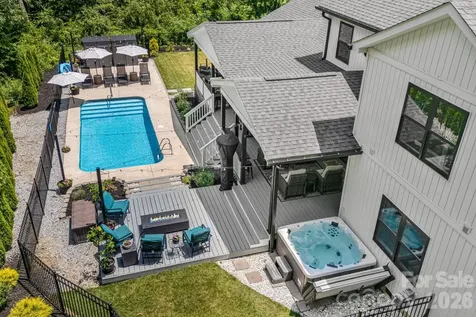 67 Apple Meadow Court Hendersonville NC 28739