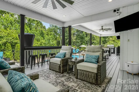 67 Apple Meadow Court Hendersonville NC 28739