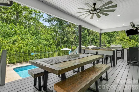 67 Apple Meadow Court Hendersonville NC 28739