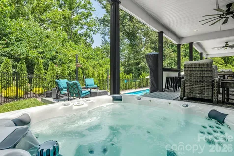 67 Apple Meadow Court Hendersonville NC 28739