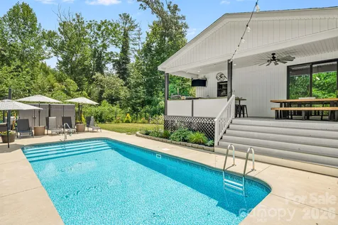 67 Apple Meadow Court Hendersonville NC 28739