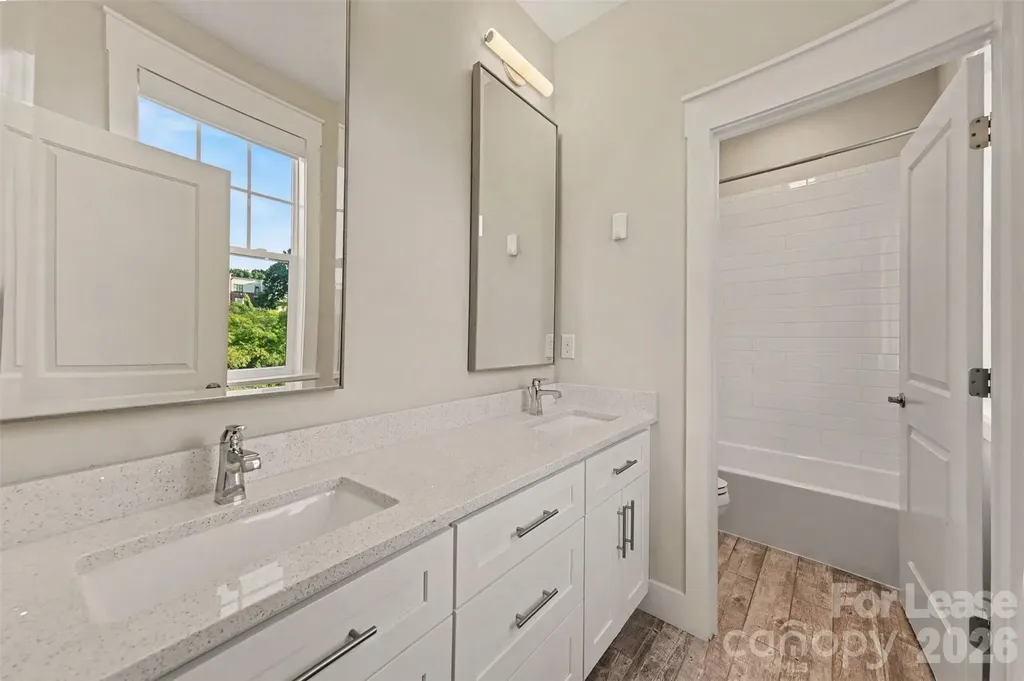 1919 Hamorton Place Charlotte NC 28205