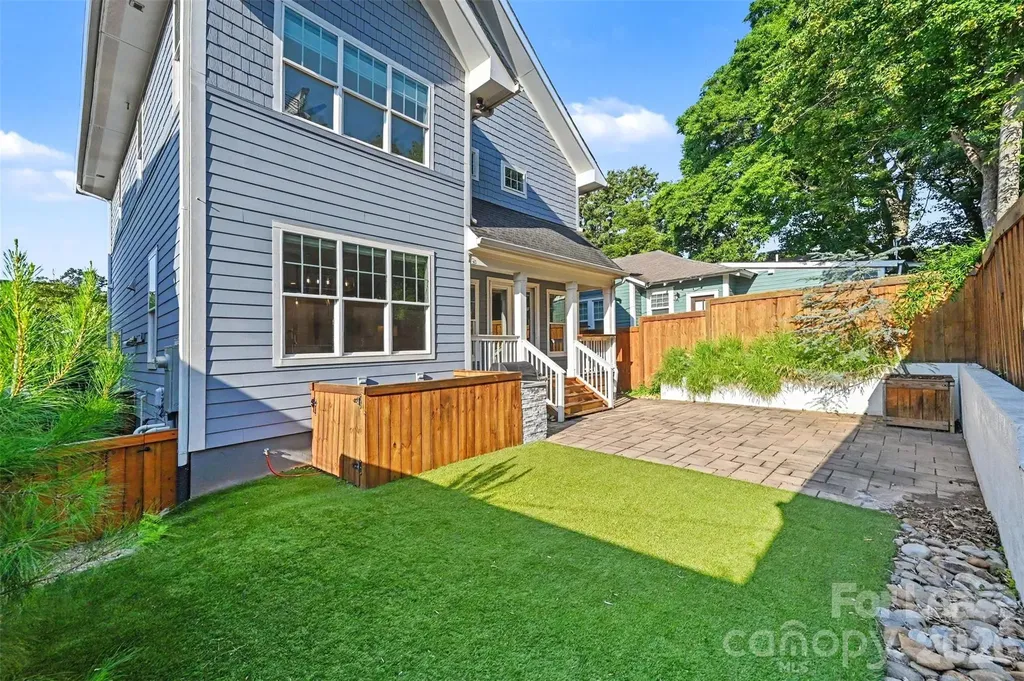 1919 Hamorton Place Charlotte NC 28205
