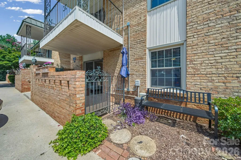 4739 Hedgemore Drive Charlotte NC 28209